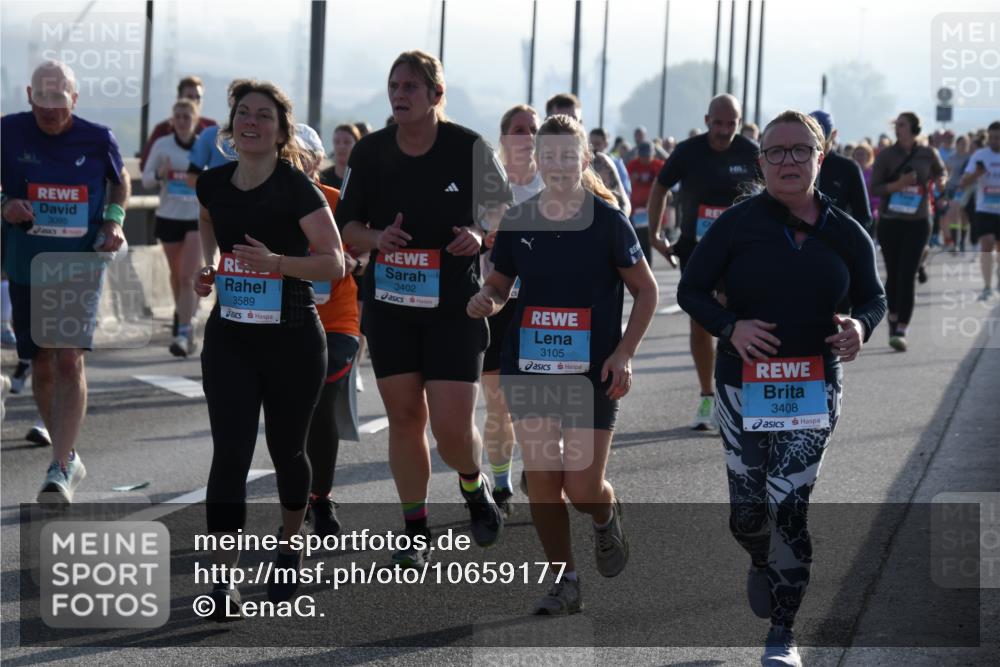 03.10.2026 - Köhlbrandbrückenlauf LenaG. http://msf.ph/oto/10659177 03.10.2026 09:36:35 Position 1 3095, 3589, 3402, 3105, 3408 meine-sportfotos.de
