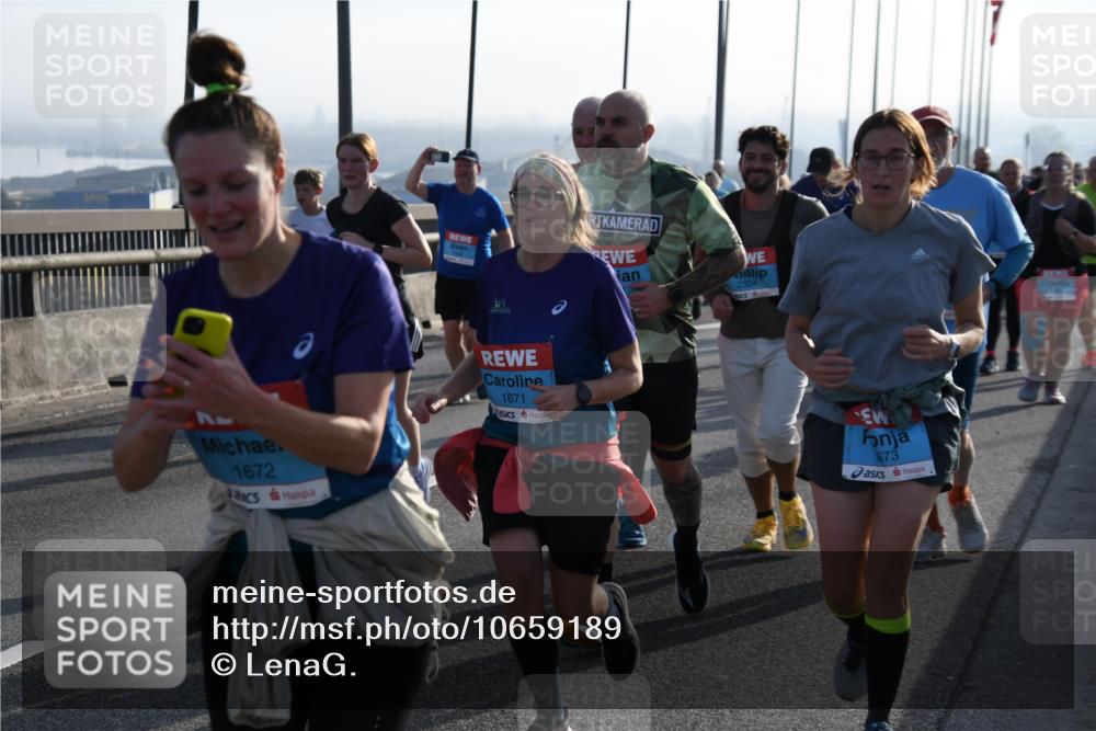 03.10.2026 - Köhlbrandbrückenlauf LenaG. http://msf.ph/oto/10659189 03.10.2026 09:36:59 Position 1 1672, 1671, 2324, 673 meine-sportfotos.de