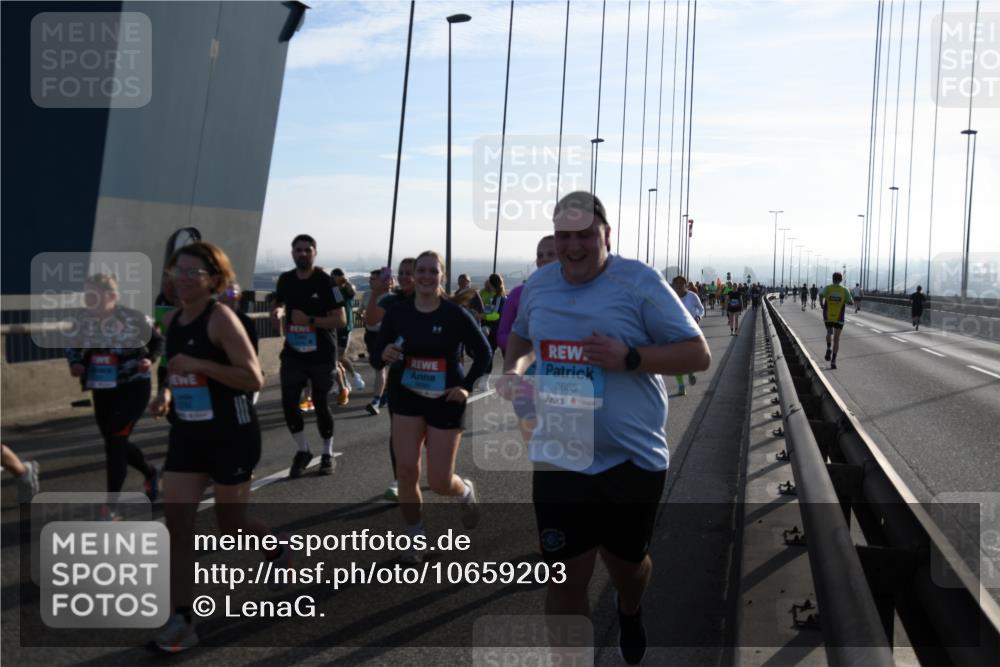 03.10.2026 - Köhlbrandbrückenlauf LenaG. http://msf.ph/oto/10659203 03.10.2026 09:37:35 Position 1 3685 meine-sportfotos.de