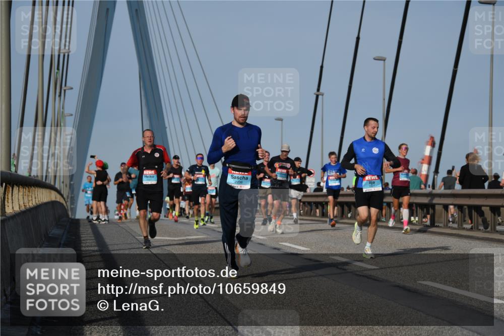 03.10.2026 - Köhlbrandbrückenlauf LenaG. http://msf.ph/oto/10659849 03.10.2026 09:38:20 Position 2 2238 meine-sportfotos.de