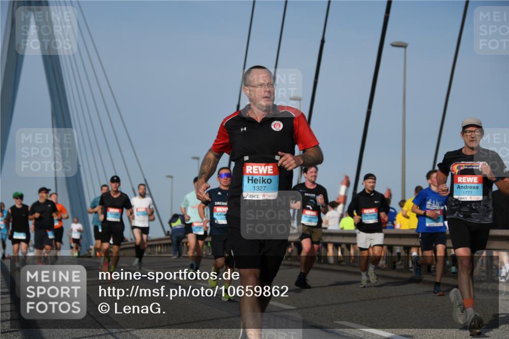 03.10.2026 - Köhlbrandbrückenlauf LenaG. http://msf.ph/oto/10659862 03.10.2026 09:38:24 Position 2 1327, 1777 meine-sportfotos.de