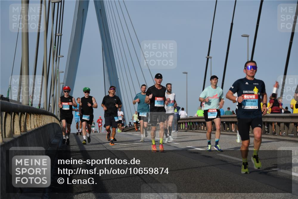 03.10.2026 - Köhlbrandbrückenlauf LenaG. http://msf.ph/oto/10659874 03.10.2026 09:38:26 Position 2 2672 meine-sportfotos.de
