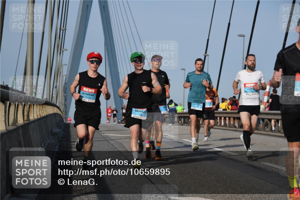 03.10.2026 - Köhlbrandbrückenlauf LenaG. http://msf.ph/oto/10659895 03.10.2026 09:38:30 Position 2 1114, 1115, 2190, 2347 meine-sportfotos.de
