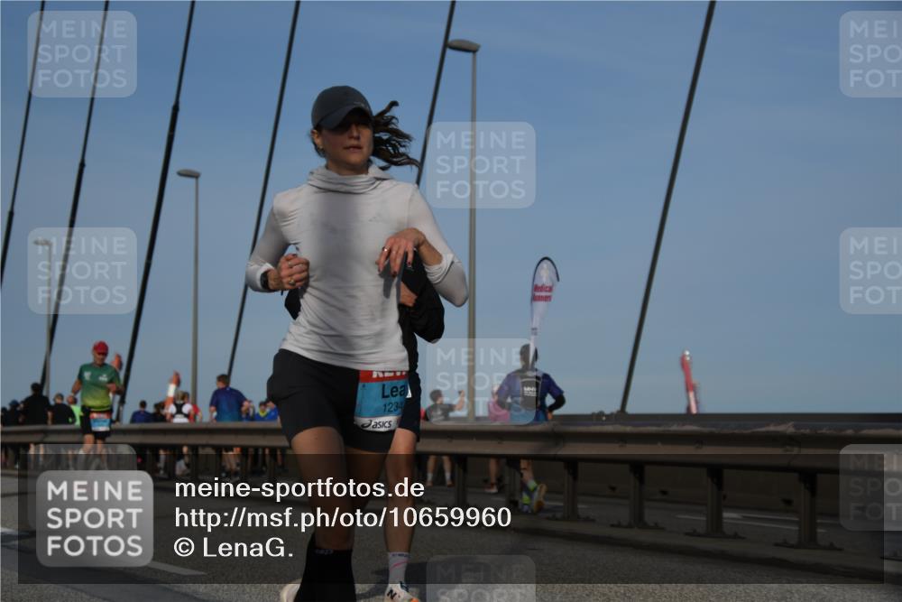 03.10.2026 - Köhlbrandbrückenlauf LenaG. http://msf.ph/oto/10659960 03.10.2026 09:39:22 Position 2 1234 meine-sportfotos.de