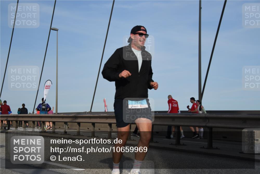 03.10.2026 - Köhlbrandbrückenlauf LenaG. http://msf.ph/oto/10659969 03.10.2026 09:39:23 Position 2 2436 meine-sportfotos.de
