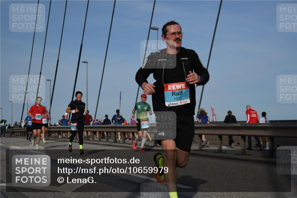 03.10.2026 - Köhlbrandbrückenlauf LenaG. http://msf.ph/oto/10659979 03.10.2026 09:39:25 Position 2 1320 meine-sportfotos.de