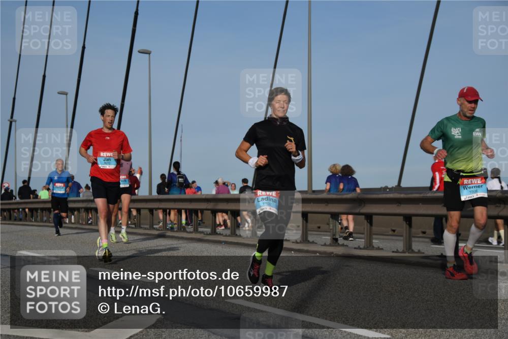 03.10.2026 - Köhlbrandbrückenlauf LenaG. http://msf.ph/oto/10659987 03.10.2026 09:39:26 Position 2 2670, 1102, 1506 meine-sportfotos.de