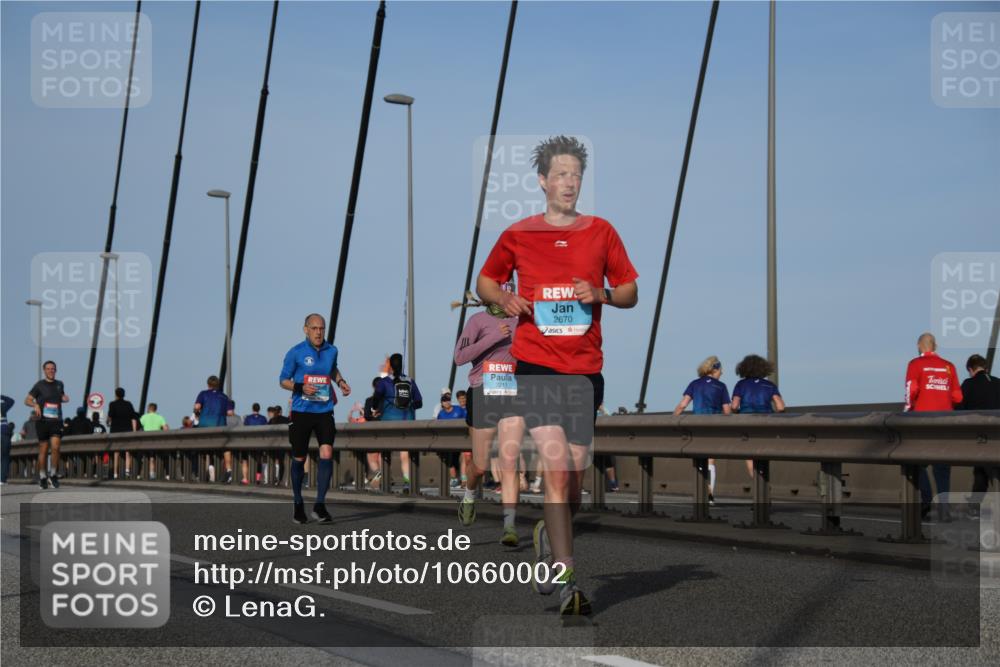 03.10.2026 - Köhlbrandbrückenlauf LenaG. http://msf.ph/oto/10660002 03.10.2026 09:39:28 Position 2 2211, 2670 meine-sportfotos.de