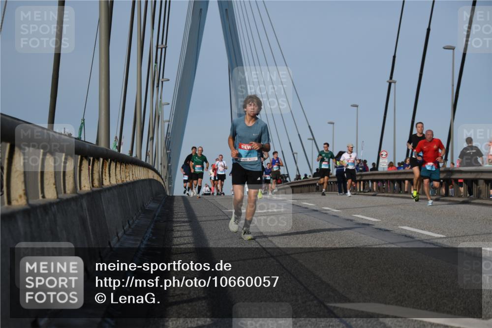 03.10.2026 - Köhlbrandbrückenlauf LenaG. http://msf.ph/oto/10660057 03.10.2026 09:39:46 Position 2  meine-sportfotos.de