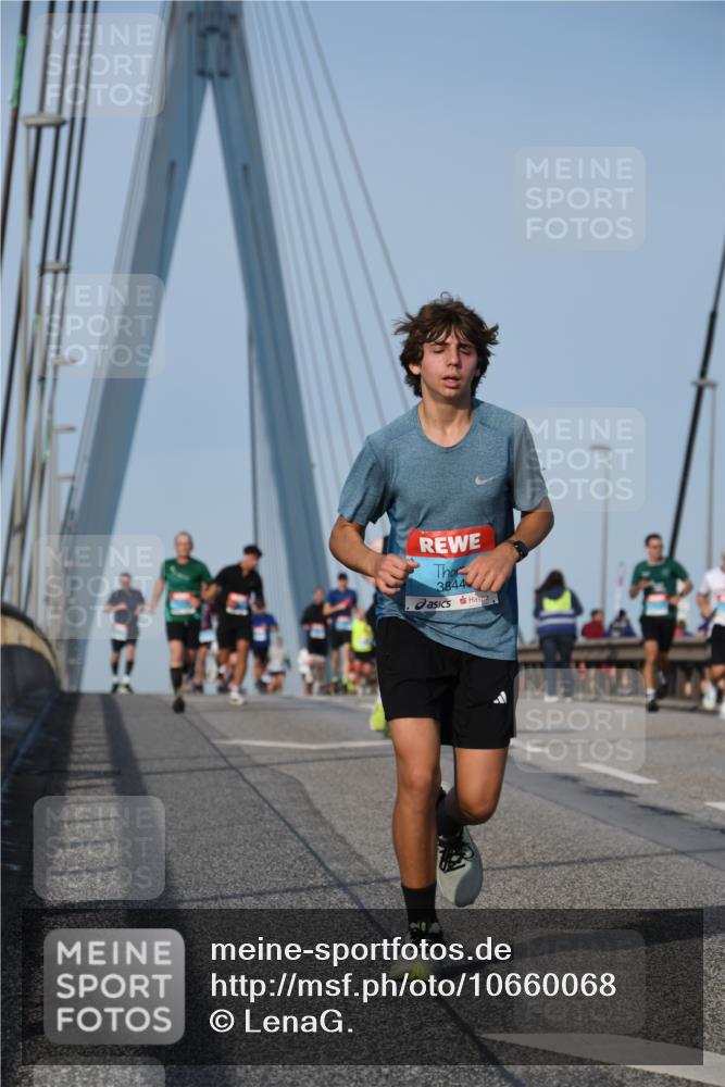 03.10.2026 - Köhlbrandbrückenlauf LenaG. http://msf.ph/oto/10660068 03.10.2026 09:39:48 Position 2 3844 meine-sportfotos.de