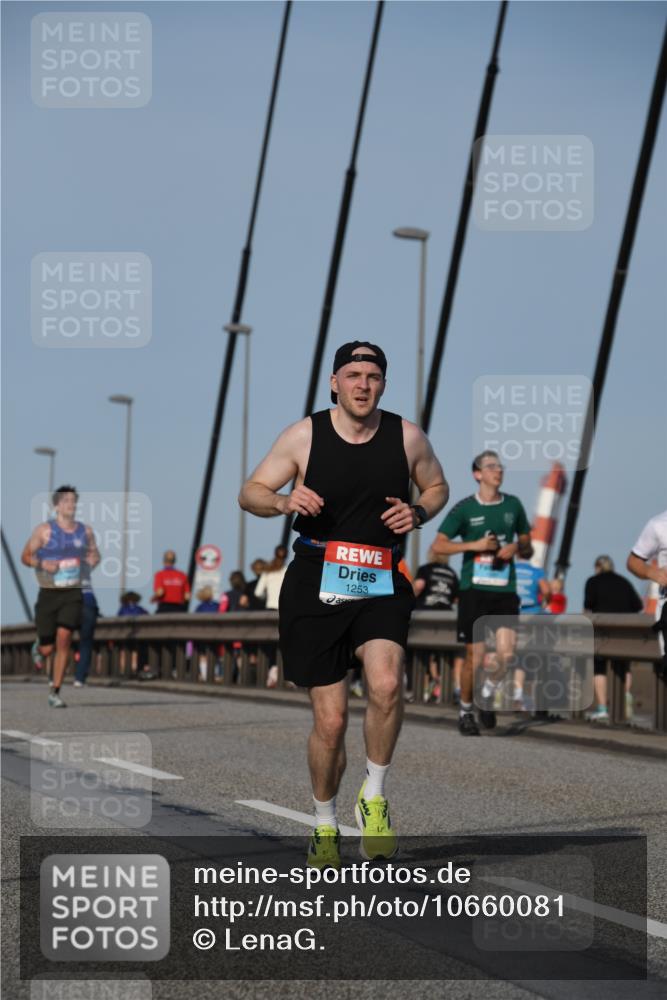 03.10.2026 - Köhlbrandbrückenlauf LenaG. http://msf.ph/oto/10660081 03.10.2026 09:39:53 Position 2 1253 meine-sportfotos.de
