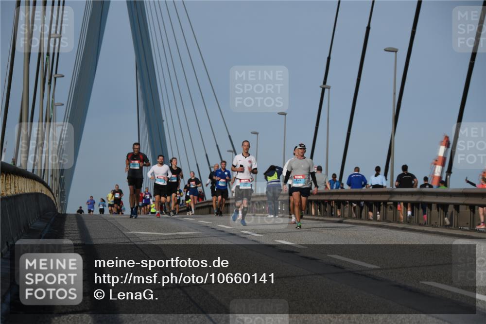 03.10.2026 - Köhlbrandbrückenlauf LenaG. http://msf.ph/oto/10660141 03.10.2026 09:40:12 Position 2  meine-sportfotos.de
