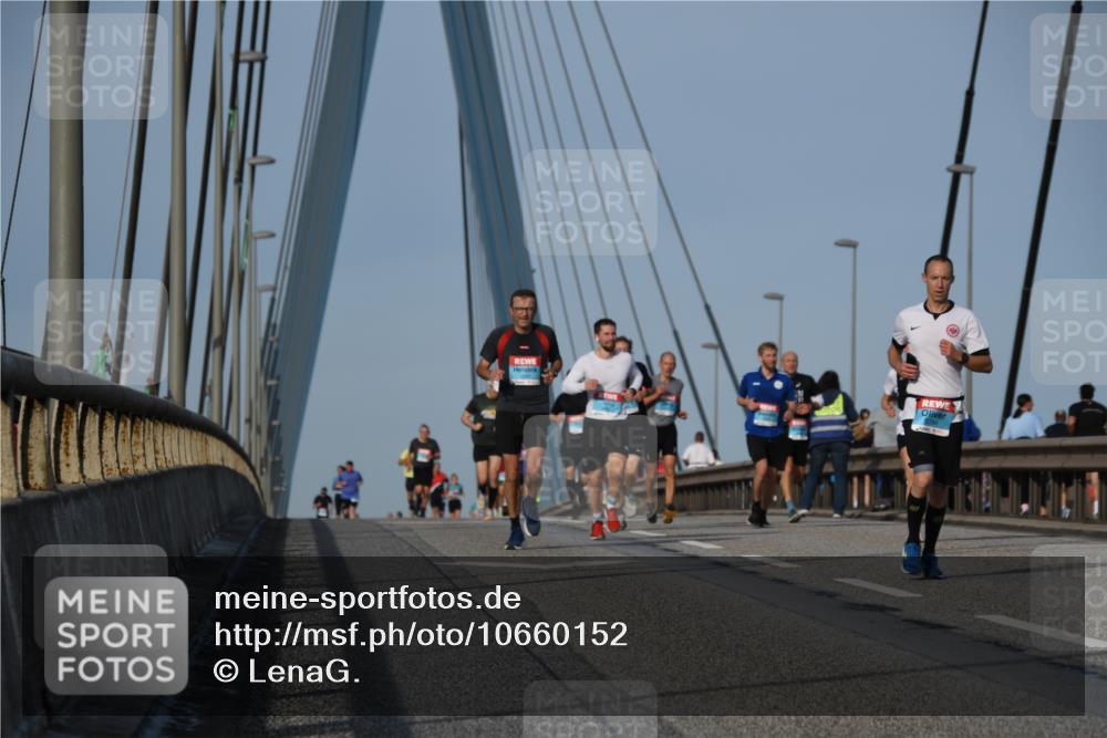 03.10.2026 - Köhlbrandbrückenlauf LenaG. http://msf.ph/oto/10660152 03.10.2026 09:40:16 Position 2  meine-sportfotos.de