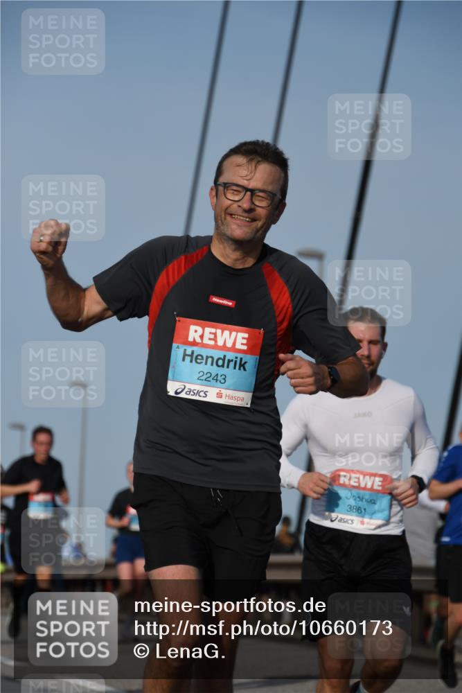03.10.2026 - Köhlbrandbrückenlauf LenaG. http://msf.ph/oto/10660173 03.10.2026 09:40:23 Position 2 2243, 3861 meine-sportfotos.de