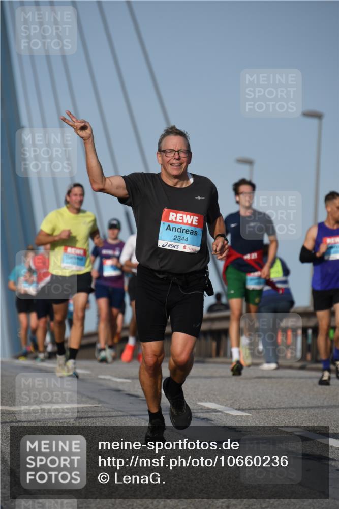 03.10.2026 - Köhlbrandbrückenlauf LenaG. http://msf.ph/oto/10660236 03.10.2026 09:40:34 Position 2 2344 meine-sportfotos.de
