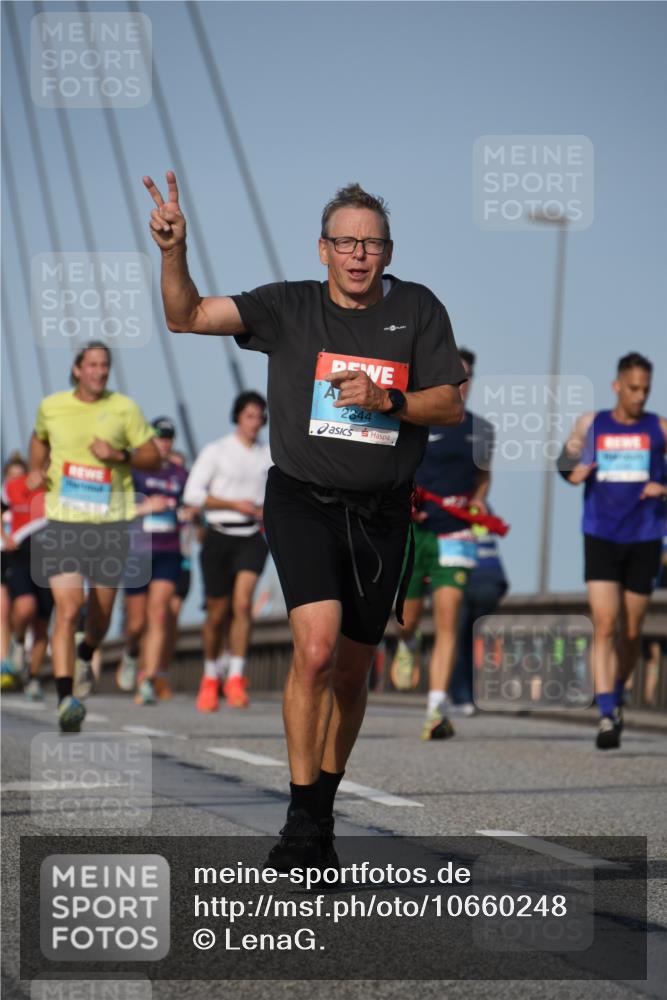 03.10.2026 - Köhlbrandbrückenlauf LenaG. http://msf.ph/oto/10660248 03.10.2026 09:40:35 Position 2 2844 meine-sportfotos.de