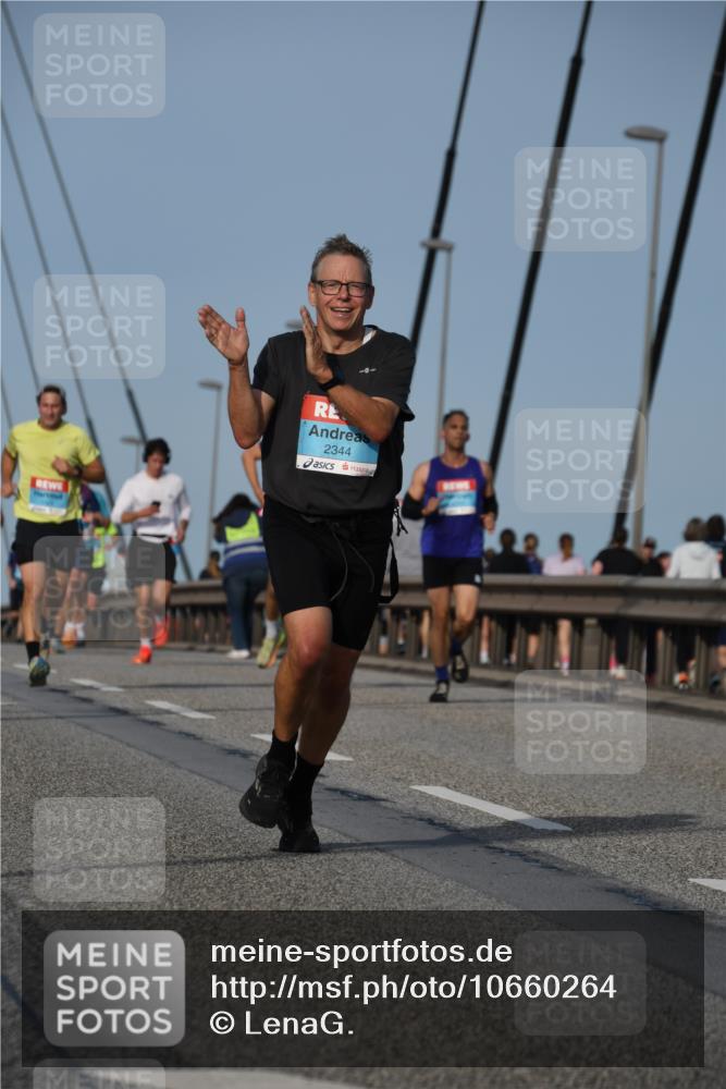 03.10.2026 - Köhlbrandbrückenlauf LenaG. http://msf.ph/oto/10660264 03.10.2026 09:40:36 Position 2 2344 meine-sportfotos.de