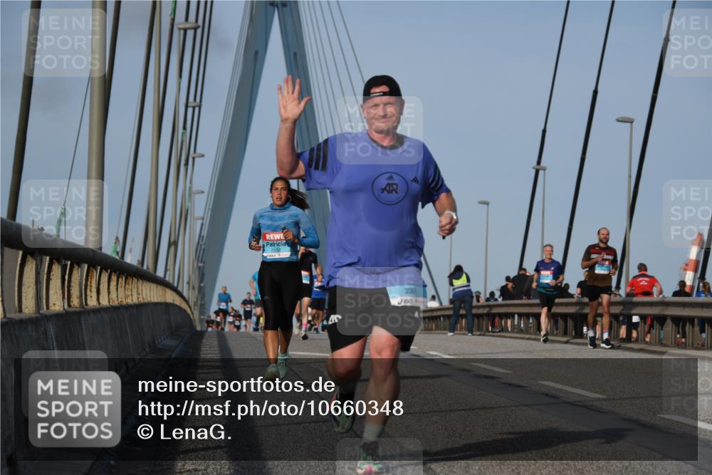 03.10.2026 - Köhlbrandbrückenlauf LenaG. http://msf.ph/oto/10660348 03.10.2026 09:40:51 Position 2 2533, 2061 meine-sportfotos.de