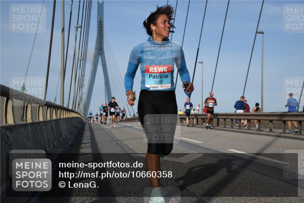 03.10.2026 - Köhlbrandbrückenlauf LenaG. http://msf.ph/oto/10660358 03.10.2026 09:40:55 Position 2 2533 meine-sportfotos.de