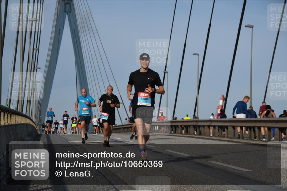 03.10.2026 - Köhlbrandbrückenlauf LenaG. http://msf.ph/oto/10660369 03.10.2026 09:41:00 Position 2 3185 meine-sportfotos.de