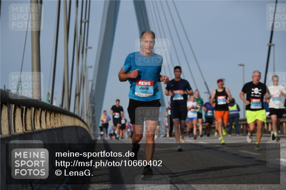 03.10.2026 - Köhlbrandbrückenlauf LenaG. http://msf.ph/oto/10660402 03.10.2026 09:41:15 Position 2 2333 meine-sportfotos.de