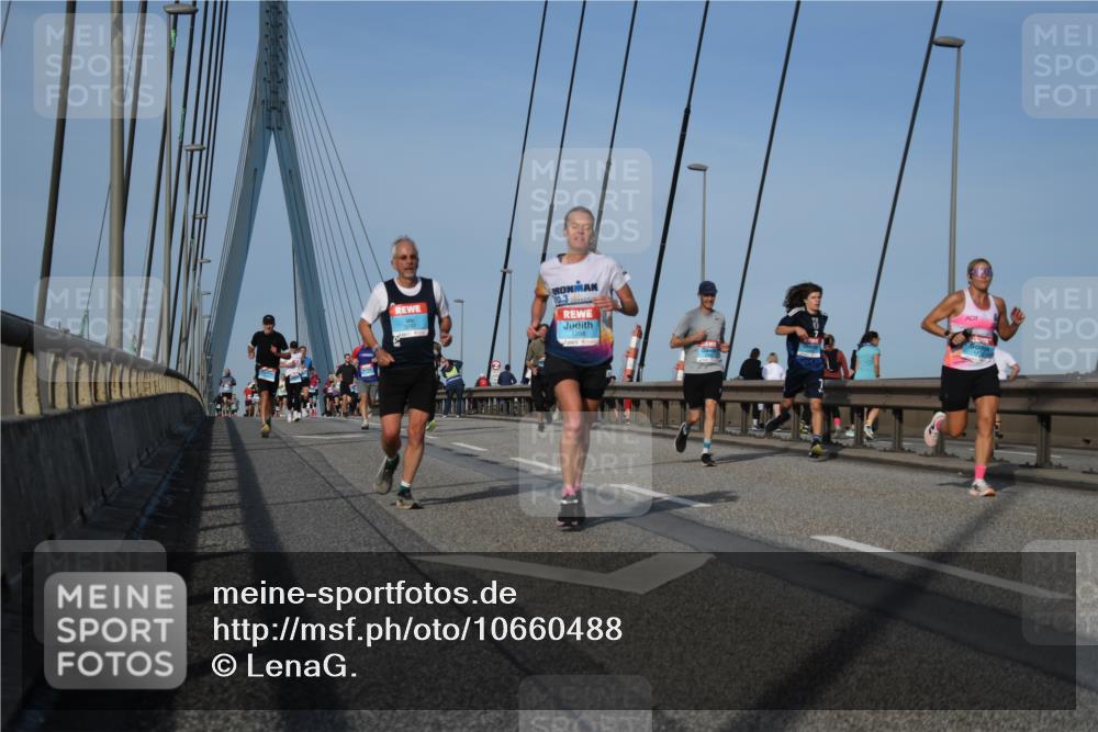 03.10.2026 - Köhlbrandbrückenlauf LenaG. http://msf.ph/oto/10660488 03.10.2026 09:41:38 Position 2 10, 3 meine-sportfotos.de