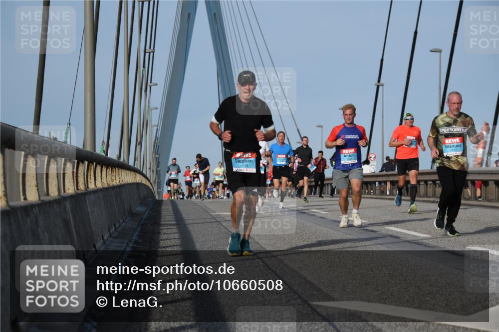 03.10.2026 - Köhlbrandbrückenlauf LenaG. http://msf.ph/oto/10660508 03.10.2026 09:41:43 Position 2 1449 meine-sportfotos.de