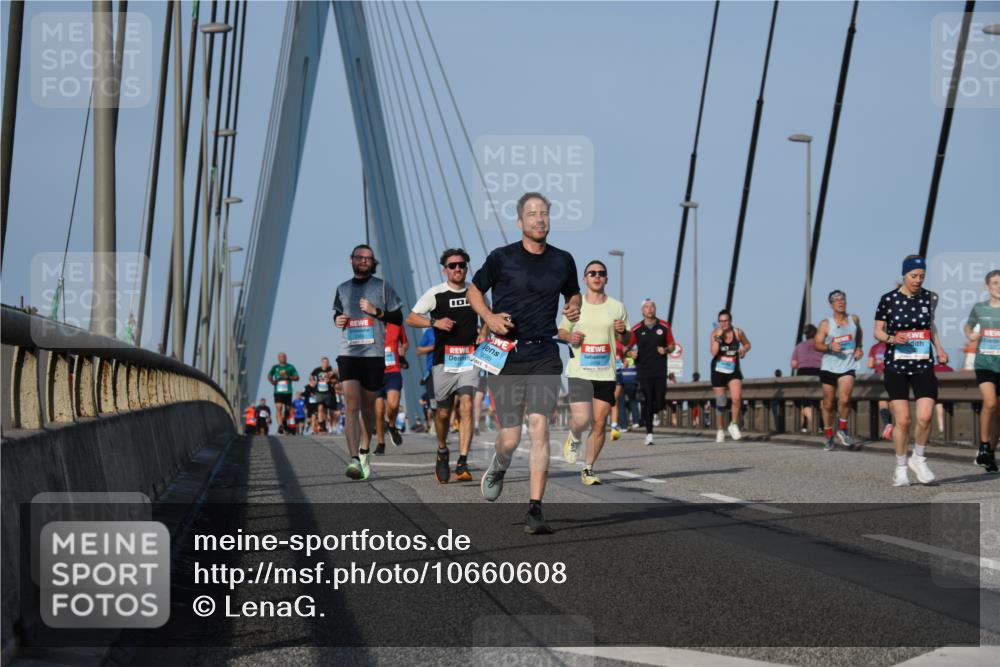 03.10.2026 - Köhlbrandbrückenlauf LenaG. http://msf.ph/oto/10660608 03.10.2026 09:41:58 Position 2 3089 meine-sportfotos.de