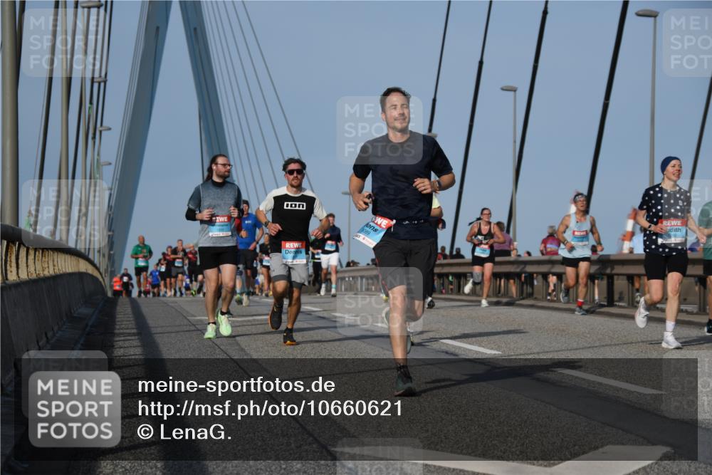 03.10.2026 - Köhlbrandbrückenlauf LenaG. http://msf.ph/oto/10660621 03.10.2026 09:41:59 Position 2 3089 meine-sportfotos.de
