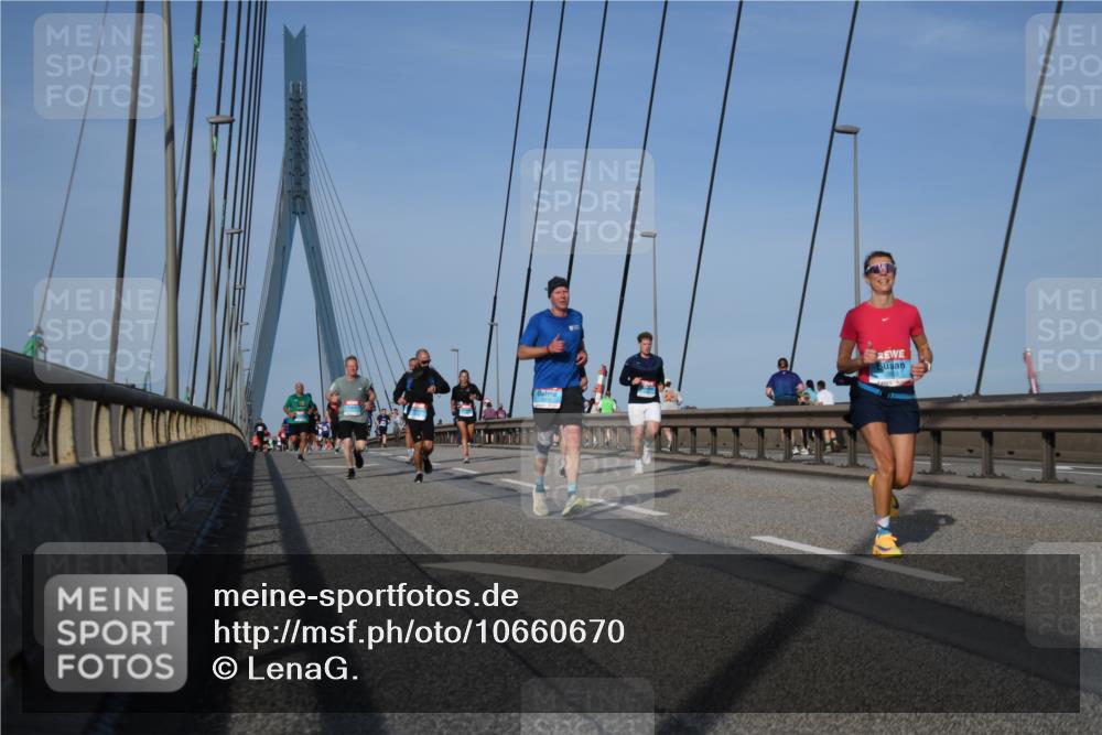 03.10.2026 - Köhlbrandbrückenlauf LenaG. http://msf.ph/oto/10660670 03.10.2026 09:42:08 Position 2  meine-sportfotos.de