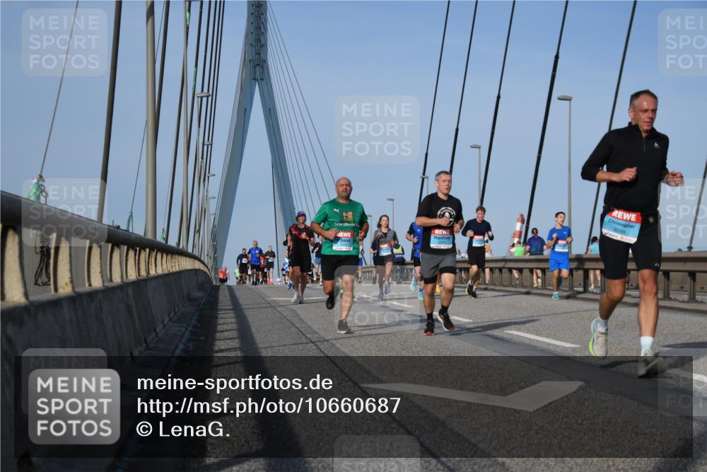 03.10.2026 - Köhlbrandbrückenlauf LenaG. http://msf.ph/oto/10660687 03.10.2026 09:42:15 Position 2 1604, 2288 meine-sportfotos.de