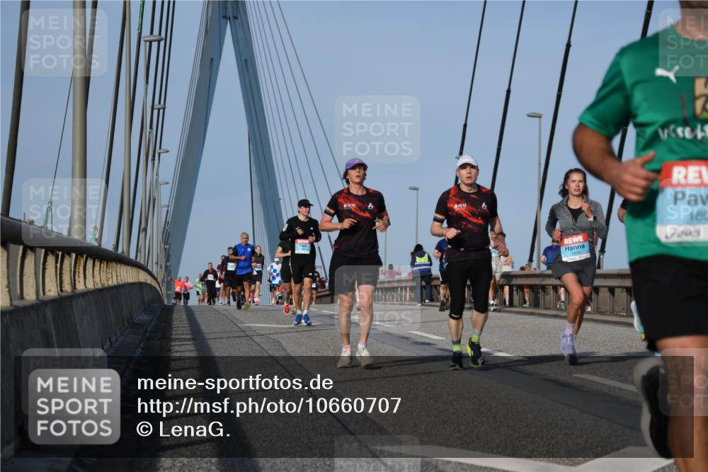 03.10.2026 - Köhlbrandbrückenlauf LenaG. http://msf.ph/oto/10660707 03.10.2026 09:42:18 Position 2 160 meine-sportfotos.de