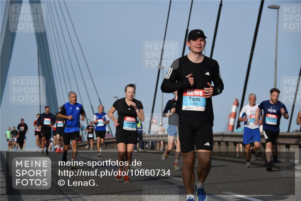 03.10.2026 - Köhlbrandbrückenlauf LenaG. http://msf.ph/oto/10660734 03.10.2026 09:42:23 Position 2 2274, 1583 meine-sportfotos.de