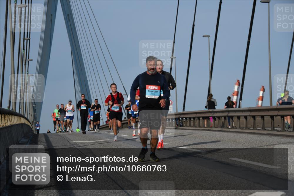 03.10.2026 - Köhlbrandbrückenlauf LenaG. http://msf.ph/oto/10660763 03.10.2026 09:42:32 Position 2 2229 meine-sportfotos.de