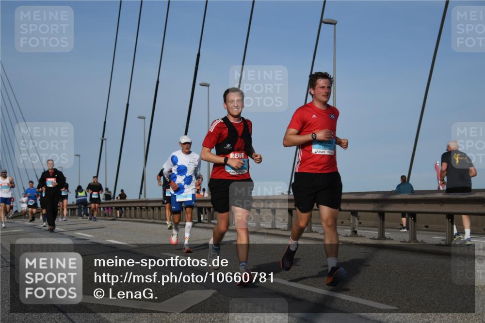 03.10.2026 - Köhlbrandbrückenlauf LenaG. http://msf.ph/oto/10660781 03.10.2026 09:42:38 Position 2 1639 meine-sportfotos.de