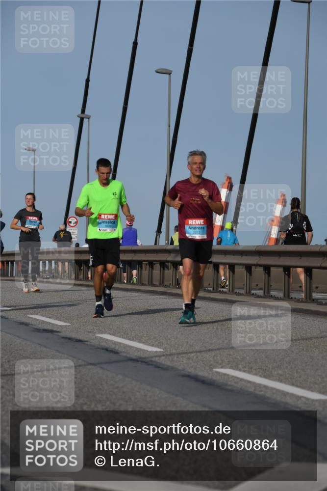 03.10.2026 - Köhlbrandbrückenlauf LenaG. http://msf.ph/oto/10660864 03.10.2026 09:43:09 Position 2 2212 meine-sportfotos.de