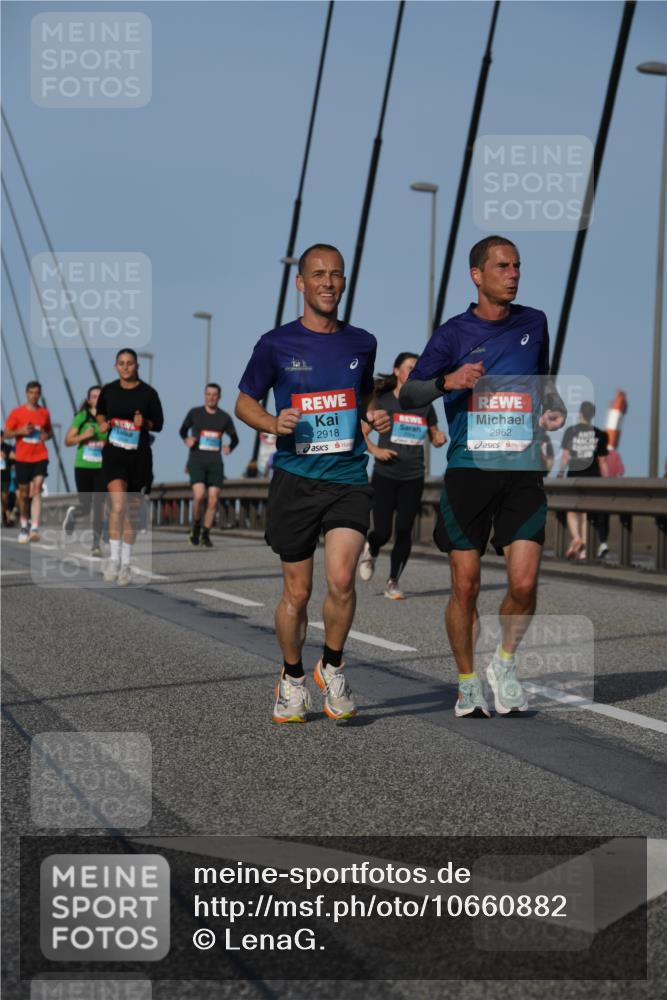 03.10.2026 - Köhlbrandbrückenlauf LenaG. http://msf.ph/oto/10660882 03.10.2026 09:43:13 Position 2 2918, 2962 meine-sportfotos.de