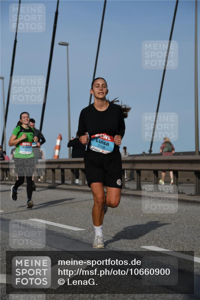 03.10.2026 - Köhlbrandbrückenlauf LenaG. http://msf.ph/oto/10660900 03.10.2026 09:43:19 Position 2 2298 meine-sportfotos.de
