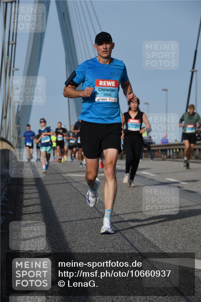 03.10.2026 - Köhlbrandbrückenlauf LenaG. http://msf.ph/oto/10660937 03.10.2026 09:43:25 Position 2 1666 meine-sportfotos.de