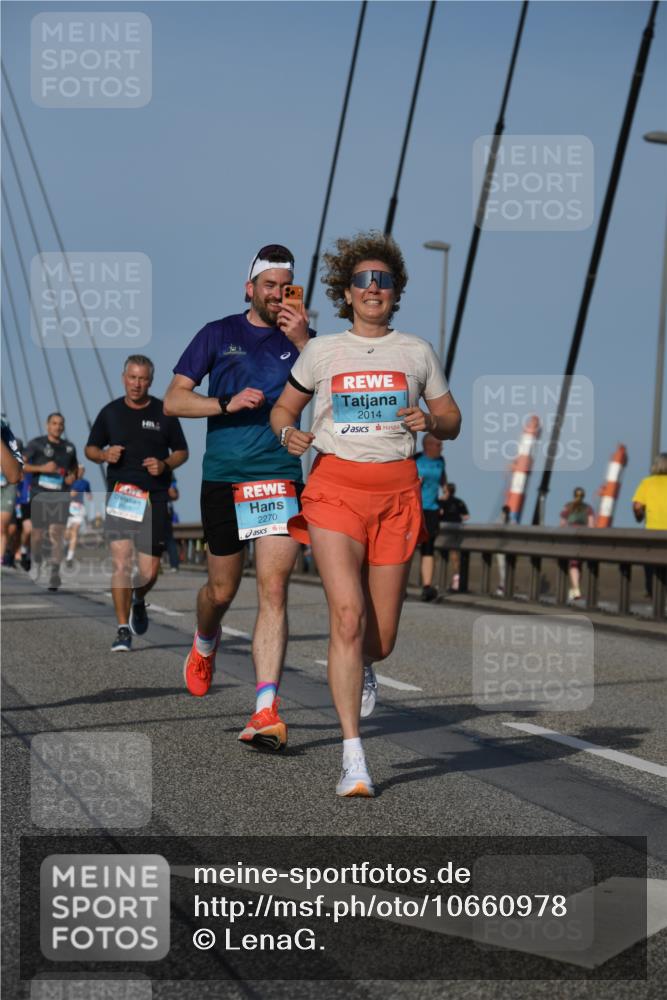 03.10.2026 - Köhlbrandbrückenlauf LenaG. http://msf.ph/oto/10660978 03.10.2026 09:43:31 Position 2 2270, 2014 meine-sportfotos.de