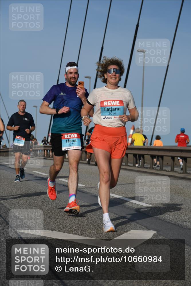 03.10.2026 - Köhlbrandbrückenlauf LenaG. http://msf.ph/oto/10660984 03.10.2026 09:43:32 Position 2 1648, 2270, 2014 meine-sportfotos.de