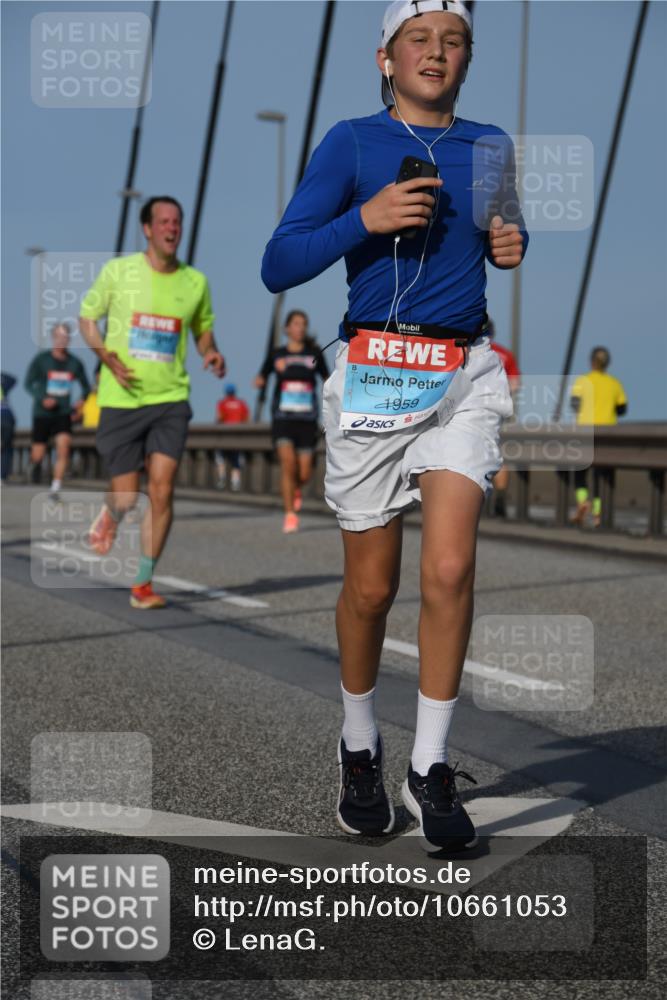 03.10.2026 - Köhlbrandbrückenlauf LenaG. http://msf.ph/oto/10661053 03.10.2026 09:43:46 Position 2 1959 meine-sportfotos.de