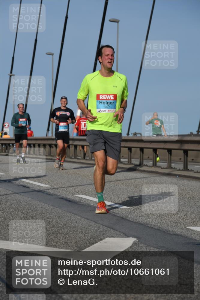 03.10.2026 - Köhlbrandbrückenlauf LenaG. http://msf.ph/oto/10661061 03.10.2026 09:43:48 Position 2 1027 meine-sportfotos.de