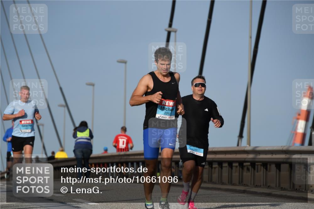 03.10.2026 - Köhlbrandbrückenlauf LenaG. http://msf.ph/oto/10661096 03.10.2026 09:44:04 Position 2 10, 2265, 1280 meine-sportfotos.de