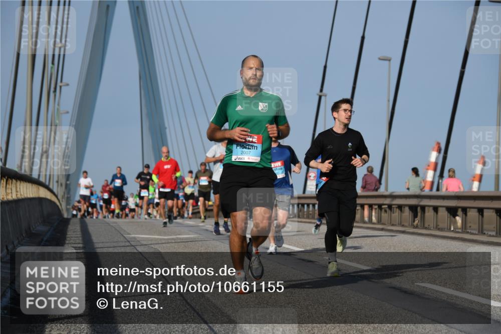 03.10.2026 - Köhlbrandbrückenlauf LenaG. http://msf.ph/oto/10661155 03.10.2026 09:44:14 Position 2 2007 meine-sportfotos.de