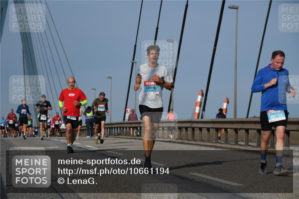 03.10.2026 - Köhlbrandbrückenlauf LenaG. http://msf.ph/oto/10661194 03.10.2026 09:44:19 Position 2 361, 2200, 1770 meine-sportfotos.de