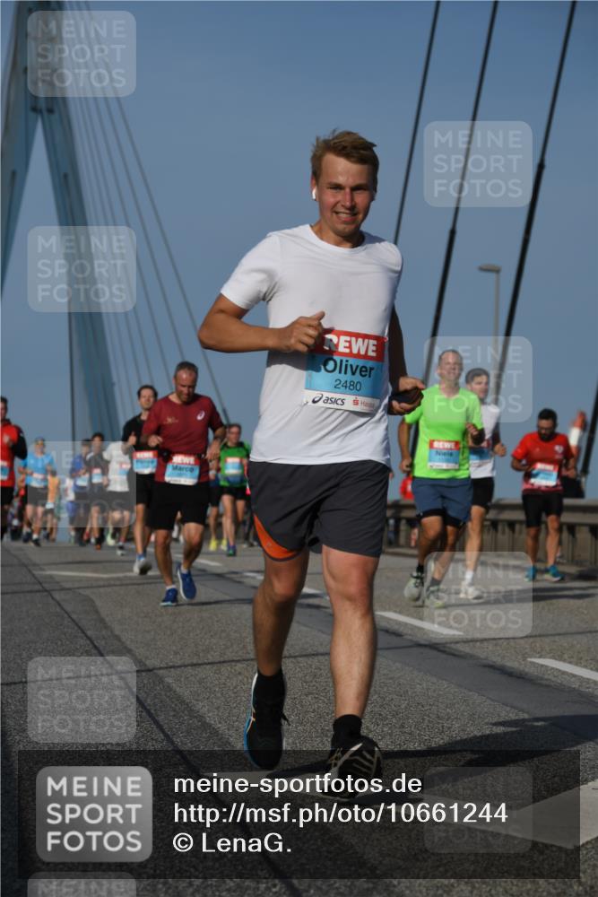 03.10.2026 - Köhlbrandbrückenlauf LenaG. http://msf.ph/oto/10661244 03.10.2026 09:44:33 Position 2 2480 meine-sportfotos.de