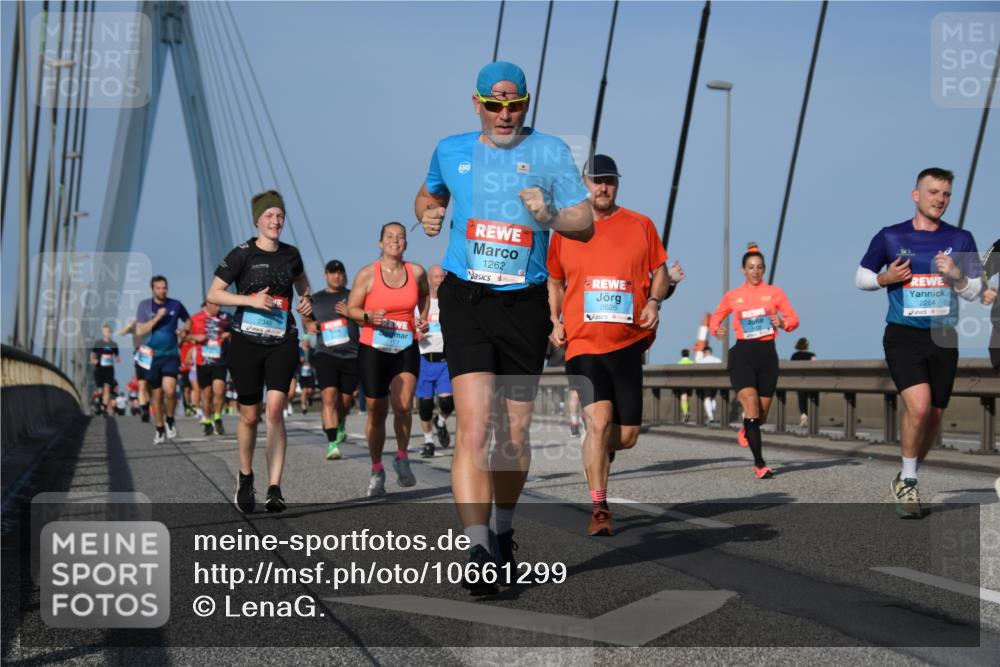 03.10.2026 - Köhlbrandbrückenlauf LenaG. http://msf.ph/oto/10661299 03.10.2026 09:44:48 Position 2 1262, 2626, 2264 meine-sportfotos.de