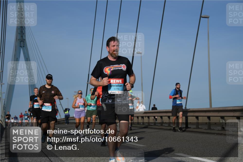 03.10.2026 - Köhlbrandbrückenlauf LenaG. http://msf.ph/oto/10661343 03.10.2026 09:44:58 Position 2 1779 meine-sportfotos.de