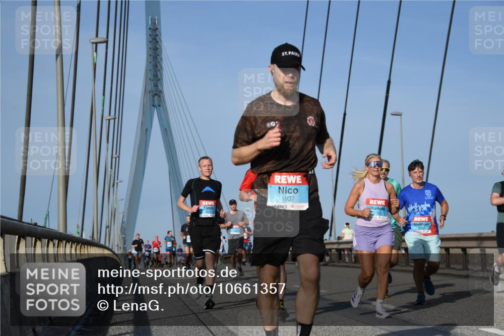 03.10.2026 - Köhlbrandbrückenlauf LenaG. http://msf.ph/oto/10661357 03.10.2026 09:45:01 Position 2 1937, 2707 meine-sportfotos.de